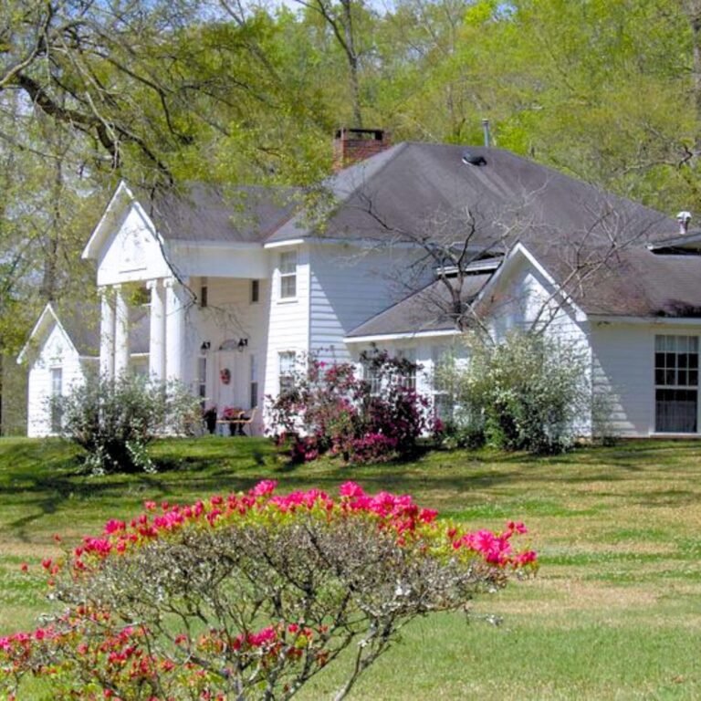 Lake Rosemound Inn exterior