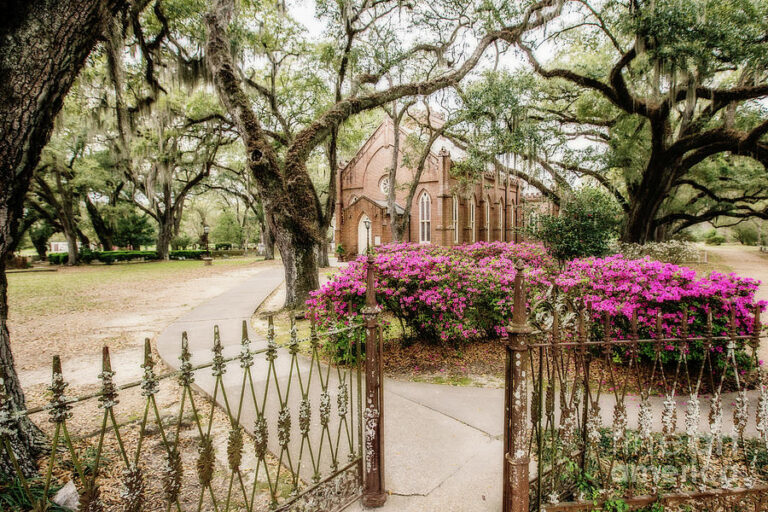 Exterior entrance to Grace Episcopal Church