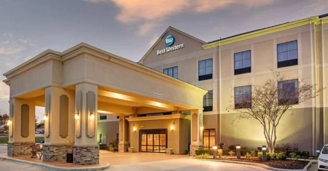 Looking for a place to stay for the whole team or just a familiar favorite? The Best Western of St. Francisville is the perfect location 🤩 

Located right as you enter town, off of Hwy 61, staying here puts you right in the center of the action! Check out this and other places to stay on our website (link in bio 🔗)

#StFrancisville #VisitStFrancisville #ExploreWestFeliciana #onlyLouisiana #ForTheInspiredTraveler #VisitTheVille